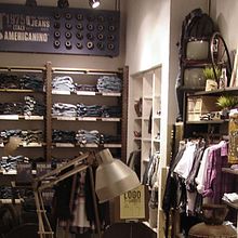 americanino concept store. Art Direction, Interior Design, Graphic Design, Set Design, and Traditional illustration project by Natalia Arias - 03.14.2014