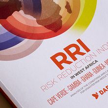 Risk reduction index in West Africa. Un projet de Conception éditoriale , et Design graphique de David Acero Blanes - 29.01.2014
