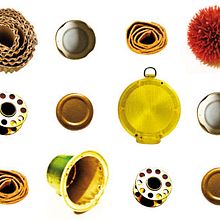 Cool Recycling. Arts, Crafts, Fine Arts, Br, ing, Identit, Creative Consulting, Art Direction, Design, Editorial Design, Graphic Design, Design Management, Traditional illustration, Packaging, Advertising, T, and pograph project by Carina Stinga - 04.03.2014