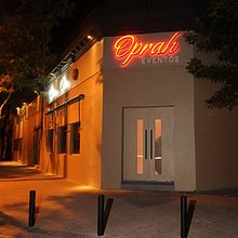 Oprah Eventos. Art Direction, Graphic Design, and Advertising project by Celina Sabatini - 04.10.2014