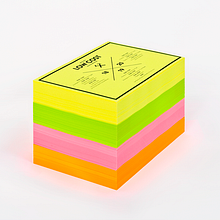 Akme 012 - Low Cost. Art Direction, Graphic Design, and Events project by Graphic design & illustration studio - 05.13.2014