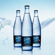Imagen corporativa y Packaging para "VALLE de LIENDO" agua mineral. Ein Projekt aus dem Bereich Br, ing und Identität, Design und Verpackung von Daniel Puente Morales - 26.05.2014
