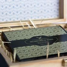 Mumford & Sons. Graphic Design, and Packaging project by Mari Martínez - 05.28.2014