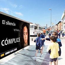 Campaña Contra la violencia de Género Ein Projekt aus dem Bereich Grafikdesign, Webdesign, Fotografie, Werbung und Kreativität von Fiorella Damiani Kaemena - 07.07.2014
