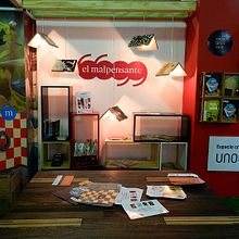 Stands para la Revista El Malpensante. Design, Design industrial, e Eventos projeto de Jimena Noreña Giraldo - 08.07.2014