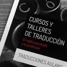 Traducciones Aulang, diptico. Een project van Redactioneel ontwerp van Maialen Echaniz Olaizola - 04.07.2013