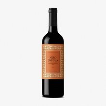 Nero d’Avola. Un projet de Direction artistique, Design , Design graphique , et Packaging de Dorian - 30.06.2013