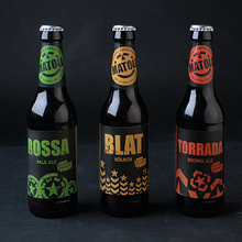 MATOLL: CERVEZA ARTESANA DE LA VALL DEL CORB. Un proyecto de Br, ing e Identidad, Diseño gráfico y Packaging de Lídia Guim Garrgia - 31.08.2014