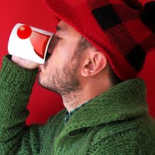 Christmas Mug. Un projet de Design , Conception de produits , et Design graphique de Alejandro Mazuelas Kamiruaga - 14.09.2014