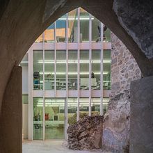 Oficinas en Badajoz Ein Projekt aus dem Bereich Architektur und Fotografie von Jesús Granada - 10.09.2014