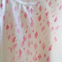 camiseta ROMBOS. Un proyecto de Bellas Artes, Diseño de vestuario, Ilustración tradicional y Serigrafía de Beatriz Segovia Martín - 30.09.2014