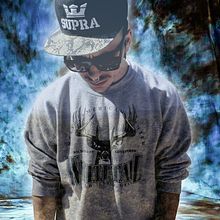 Promo para "DJ". Un progetto di Design e Fotografia di Diego González - 29.09.2014