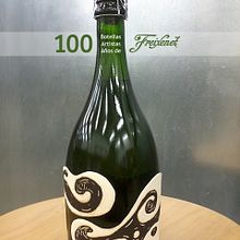 Exposición 100 Botellas, 100 Artistas, 100 Años de Freixenet. Ein Projekt aus dem Bereich Bildende Künste, Design und Produktdesign von Javier Usón - 23.02.2014