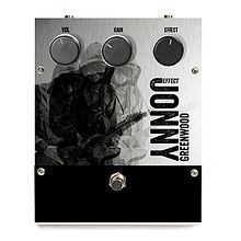 JONNY Greenwood OVERDRIVE pedal. Un proyecto de Br, ing e Identidad, Diseño industrial y Packaging de Modesto Pérez - 07.10.2014
