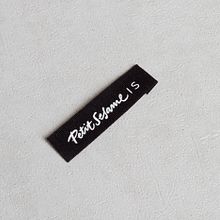 Petit Sesame. Un proyecto de Br, ing e Identidad, Diseño, Diseño gráfico, Packaging y Tipografía de Laura Meseguer - 09.09.2014