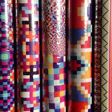 Gift Wrapping Paper . Un progetto di Artigianato, Product design, Graphic design, Fotografia e Packaging di Mapi Bg - 21.10.2014
