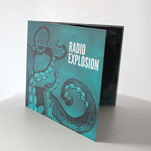 RADIO EXPLOSIÓN Digipack CD. Graphic Design, Traditional illustration, and Music project by pecasenlamirada - 10.22.2014