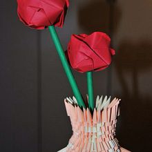 Jarrón y Rosas. Origami 3D. Un proyecto de Artesanía, Bellas Artes y Escultura de Ramsés Herrero Franco - 10.11.2014