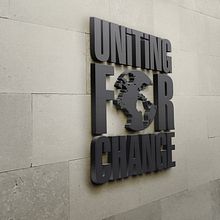 Uniting For Change. Graphic Design project by Manuel Polaina - 10.19.2014