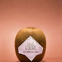 Branding and packaging. Packaging, 3D, Design, Marketing, and Photograph project by Raquel Fernández González - 11.30.2014