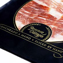 Reserva del Olimpo | Packaging Jamón Ibérico. Br, ing, Identit, Design, Product Design, Graphic Design, and Packaging project by Brigada Estudio - 12.09.2014