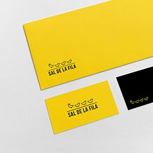 Sal de la fila. Un proyecto de Br, ing e Identidad y Diseño gráfico de Elia Moliner - 09.12.2014