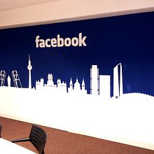 Decoración y diseño para Facebook España. Traditional illustration project by Esteban Belvís - 01.20.2015