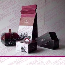 pack "florynata". Product Design, and Packaging project by Inúsia comunicación gráfica - 01.21.2015