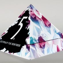 Diseño caja vendedora lanzamiento Five Celsius. Un proyecto de Dirección de arte, Diseño y Diseño gráfico de Albert Insa Raventós - 12.02.2015
