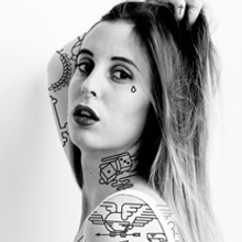 Angie Ein Projekt aus dem Bereich Grafikdesign, Fotografie, Traditionelle Illustration, Kunstleitung, Design und Verlagsdesign von Bnomio ™ - 14.07.2014
