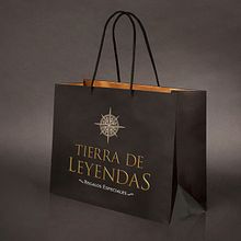 Tierra de Leyendas. Br, ing, Identit, and Graphic Design project by Celina Sabatini - 02.24.2015