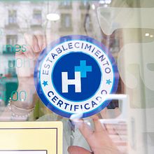 Hygiene Plus. Br, ing, Identit, Graphic Design, Web Design, and Advertising project by Celina Sabatini - 03.12.2015