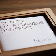 NUWA · Obsequio cliente finalización de proyecto web. Un proyecto de Br, ing e Identidad, Dirección de arte y Diseño de NUWA Agència Digital - 16.03.2015