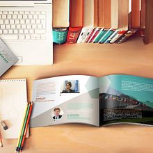 World NGO Day - Folleto. Un proyecto de Diseño, Diseño editorial y Diseño gráfico de Camila Stavenhagen - 19.02.2015