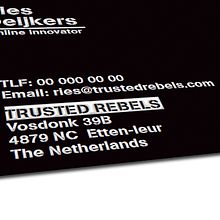 Marketing para la agencia Holandesa "Trusted Rebels". Br, ing, Identit, Art Direction, Product Design, Graphic Design, Photograph, Packaging, and Advertising project by Sandra Sanz - 03.25.2015