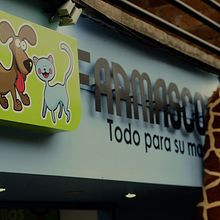 Farmascota. Br, ing, Identit, Interior Design, and Graphic Design project by Daniela Lalinde - 04.08.2015