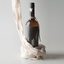 Protestad. Br, ing, Identit, Art Direction, and Packaging project by Núria López - 04.13.2015
