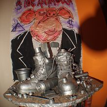 Escultura (100 BOLO DE DESCARGUE). Un proyecto de Escultura de GRAFFITIS - SERIGRAFIA - 06.05.2015