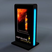Totem 3D - Johnnie Walker . 3D, Design, Design e fabricação de móveis, Design de produtos, e Publicidade projeto de Andres Diaz - 17.05.2015