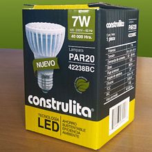 Packaging luminarios LED. Un proyecto de Dirección de arte, Diseño gráfico, Fotografía y Packaging de Liz Vázquez - 18.01.2013