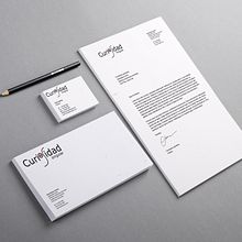 Branding para Curiosidad Singular: Identidad corporativa, Newsletter y banner.. Un proyecto de Br, ing e Identidad, Diseño editorial, Diseño gráfico y Diseño Web de cuerva_toscano - 06.06.2015