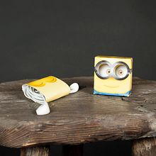 Minion Packaging. Design, Product Design, and Graphic Design project by Amparo M-Conde - 06.07.2015
