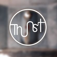 Trust . Desain Grafis, Dan Fotografi proyek oleh Belén Lafuente Simal - 06.08.2015