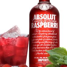 Absolut Vodka Project. Br, ing, Identit, Product Design, Photograph, and Packaging project by by Andrea Suarez - 06.16.2015