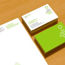 TMP (Too Many Productions) es una productora audiovisual madrileña que realiza todo tipo de videos corporativos, publicitarios, eventos, etc... . Een project van  Br, ing en identiteit,  Ontwerp y Grafisch ontwerp van Alejandro Prieto Jaime - 27.03.2008