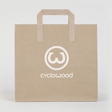 Cyclowood es el nombre de una empresa gallega de bicicletas exclusivas cuya estructura está hecha en madera.  El icono se basa e una "W" que simula el manillar de una bici.. Un progetto di Br, ing, Br, identit, Design e Graphic design di Alejandro Prieto Jaime - 11.02.2012