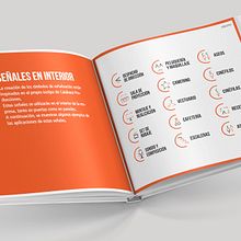 Calabaza Producciones: Naming, Branding & Corporate Identity Manual . Br, ing, Identit, Art Direction, Editorial Design, Graphic Design, Web Design, Advertising, Logo Design, and Signage Design project by Bárbara Pérez Muñoz - 07.30.2015