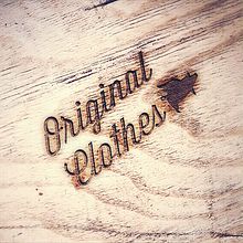 Poakarere - original clothes . % erregebé estudio tarafından hazırlanan Markalaşma ve Kimlik, Tasarım, Ürün Tasarımı, Kostüm Tasarımı, Grafik Tasarım, Tasarım Yönetimi, Ambalajlama, Ve Tipografi projesi - 08.04.2015