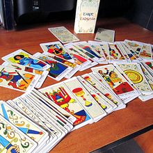 Tarot Talismán naipes exclusivos. Fine Arts, Comic, Design, Character Design, Product Design, Graphic Design, Traditional illustration, Packaging, and Painting project by Cristina Aguilera - 08.09.2015