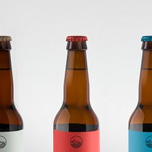 BlackBay Brewery & CO. Un proyecto de Br, ing e Identidad, Dirección de arte, Diseño gráfico y Packaging de Carlos de Toro - 19.08.2015
